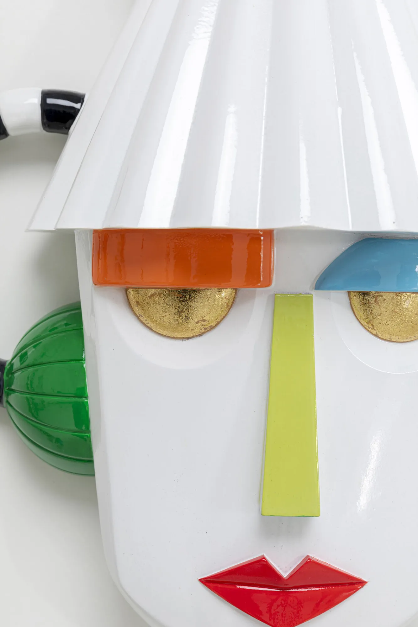 Clearance KARE Design Dekoracja ścienna Mesquerade 37x41 cm biała - KARE