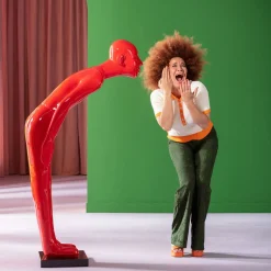 Discount KARE Design Dekoracja stojąca Welcome Guests 86x164 cm czerwona - KARE