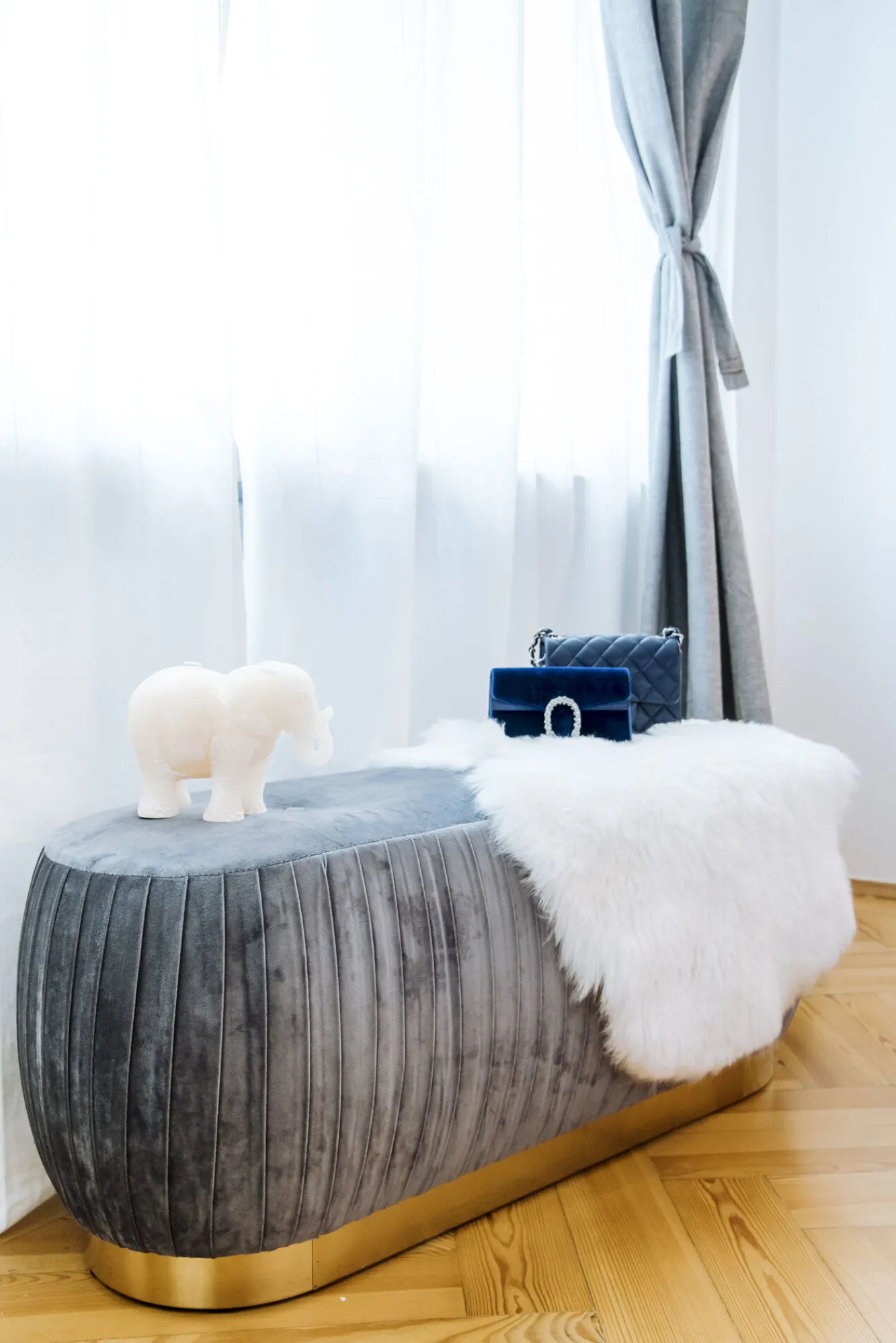 Outlet KARE Design Dywan - skóra owcza Heidi 85x65 cm biała - KARE