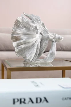 Online KARE Design Figurka dekoracyjna Betta 34x37 cm srebrna - KARE