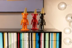 Clearance KARE Design Figurka dekoracyjna czarna miś i lód 16x40 cm - KARE