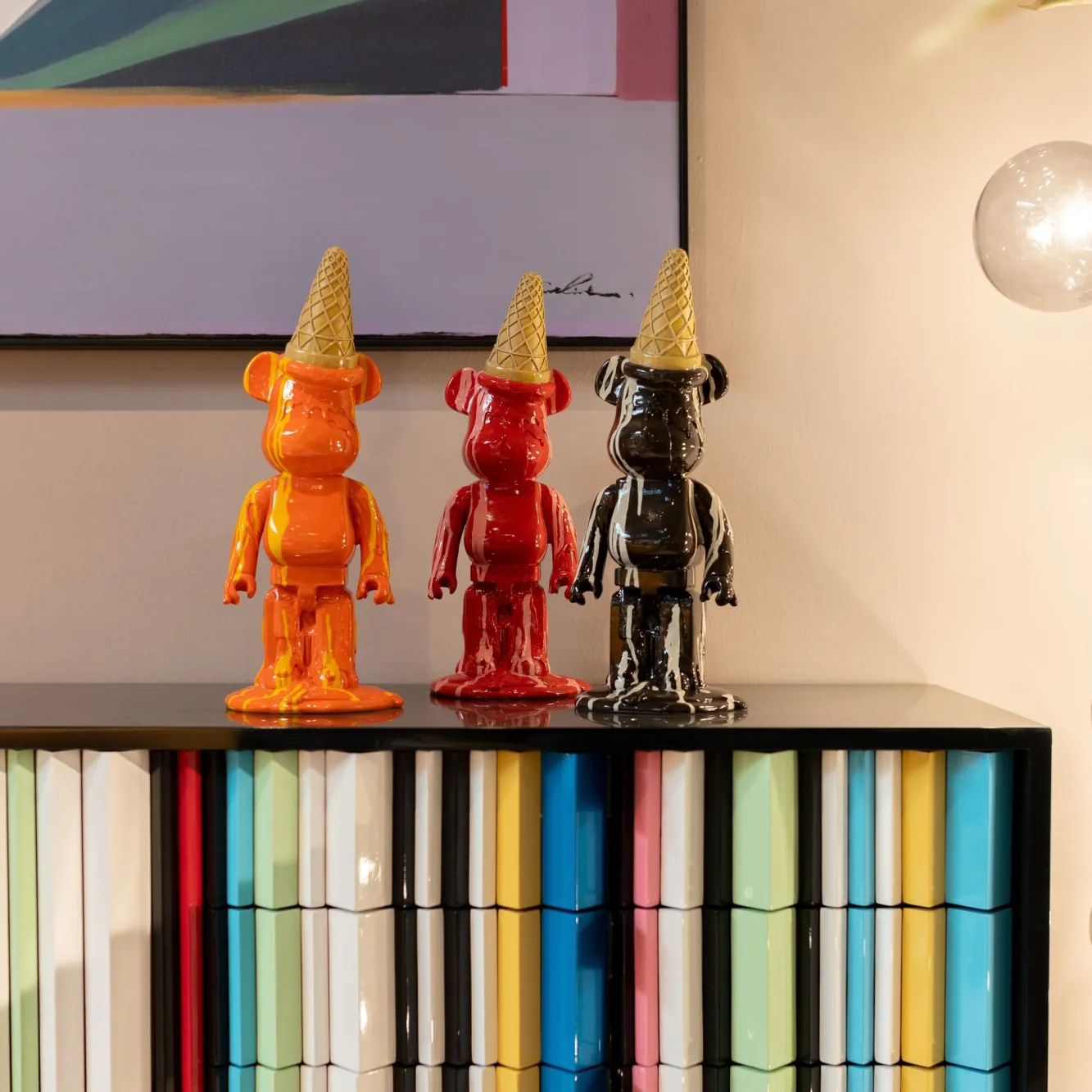 New KARE Design Figurka dekoracyjna czerwona miś i lód 16x40 cm - KARE