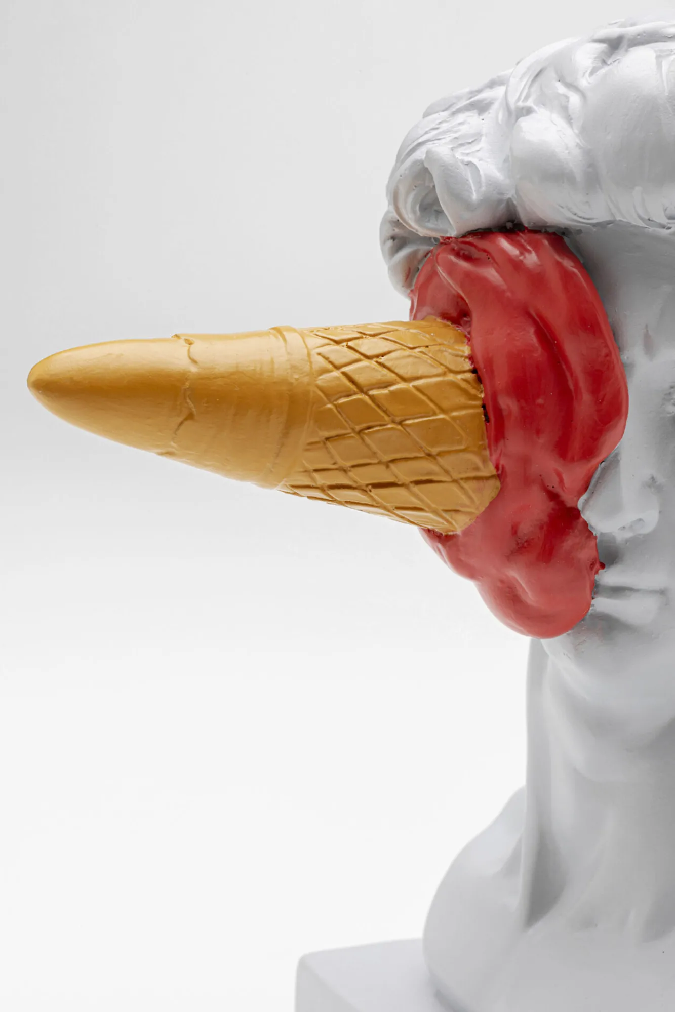 Clearance KARE Design Figurka dekoracyjna Lody David 16cm - KARE