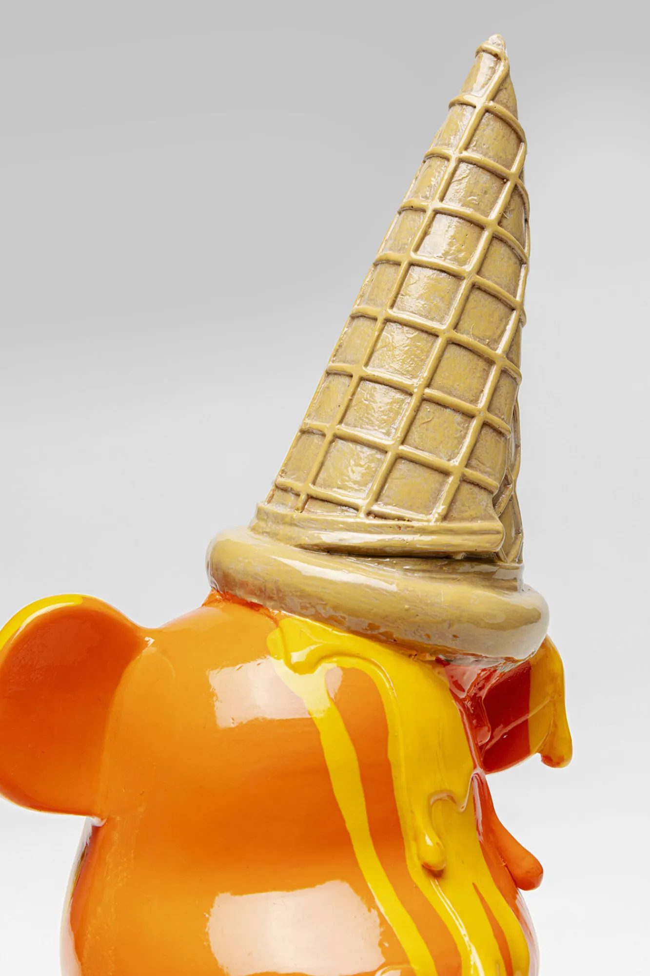 Discount KARE Design Figurka dekoracyjna pomarańczowa miś siedzący i lód 18x37 cm - KARE