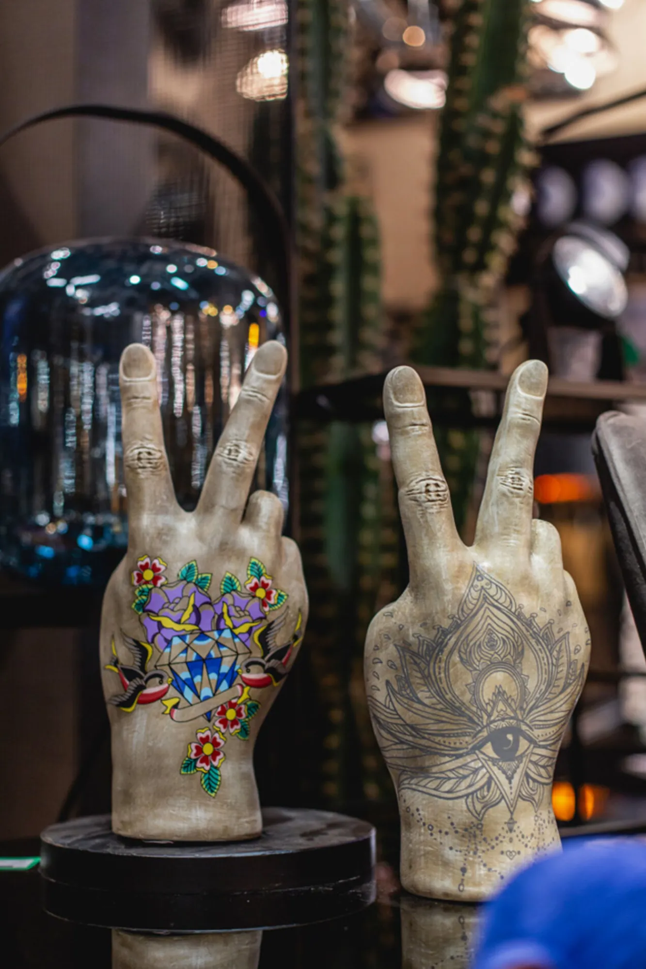 Discount KARE Design Figurka dekoracyjna Victory Tattoo Eye 22x36 cm - KARE