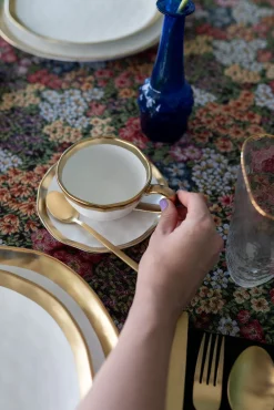 Online KARE Design Filiżanka ze spodkiem Bell 11x15 cm biało-złota - KARE