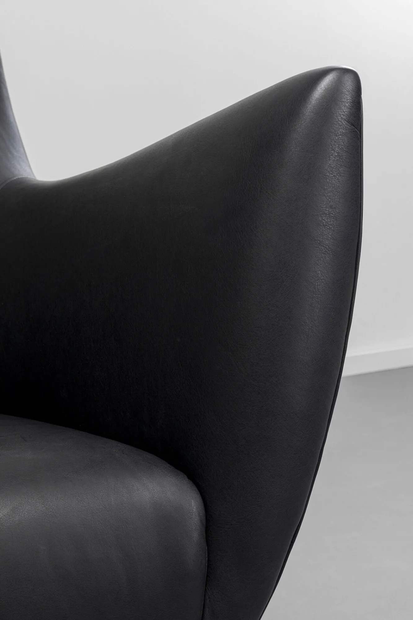 Fashion KARE Design Fotel do salonu czarny skóra semianilinowa nogi stalowe 89x85 cm - KARE