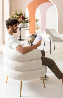 Outlet KARE Design Fotel do salonu nowoczesny tkanina pluszowa biała nogi złote 74x78 cm - KARE