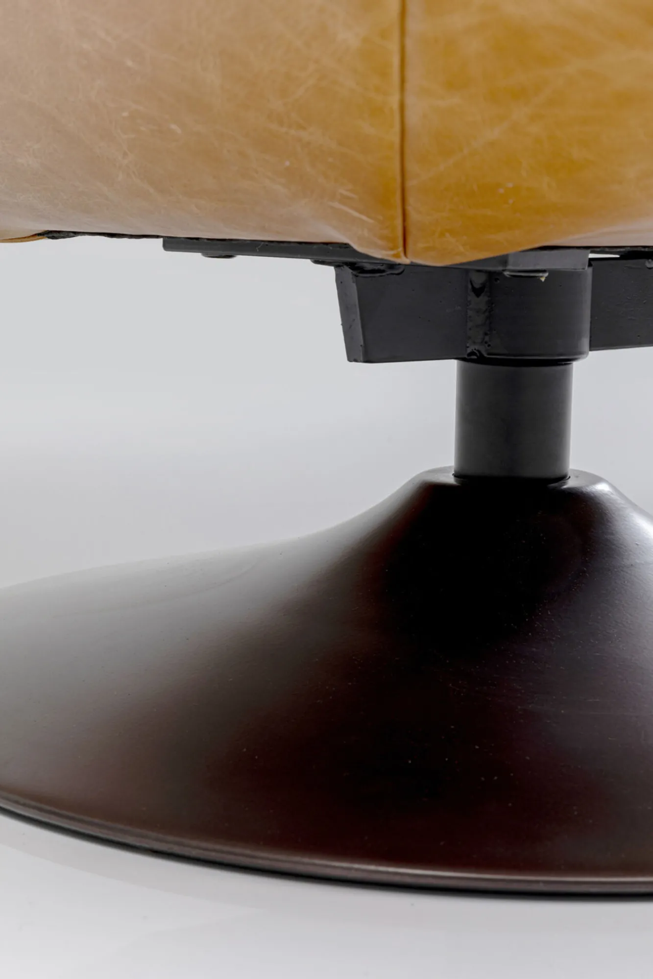 Outlet KARE Design Fotel obrotowy brązowy skóra semianilinowa 72x74 cm - KARE