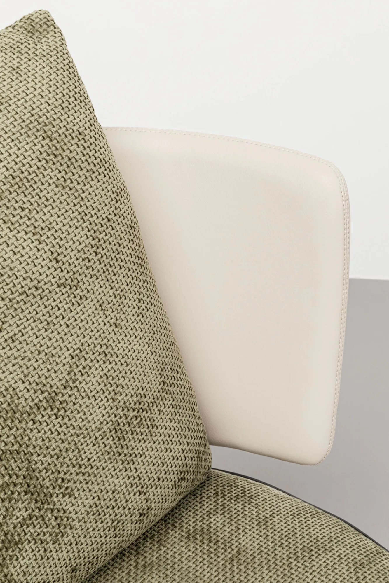 Fashion KARE Design Fotel obrotowy Josh - KARE