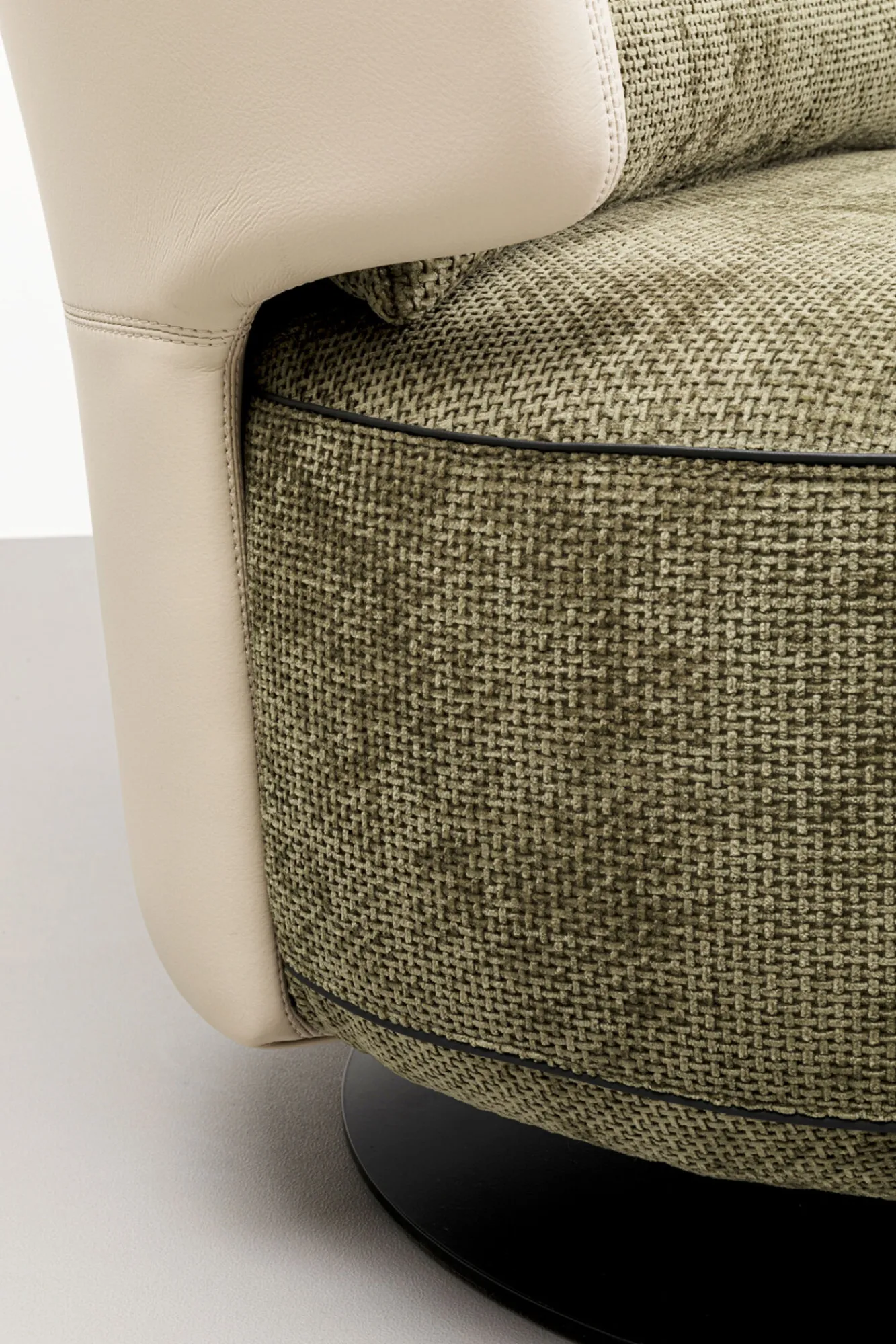 Fashion KARE Design Fotel obrotowy Josh - KARE