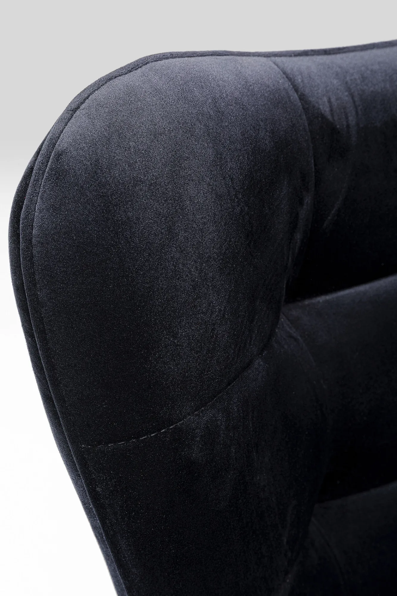 Best KARE Design Fotel obrotowy Oscar Velvet 82x95 cm czarny - KARE