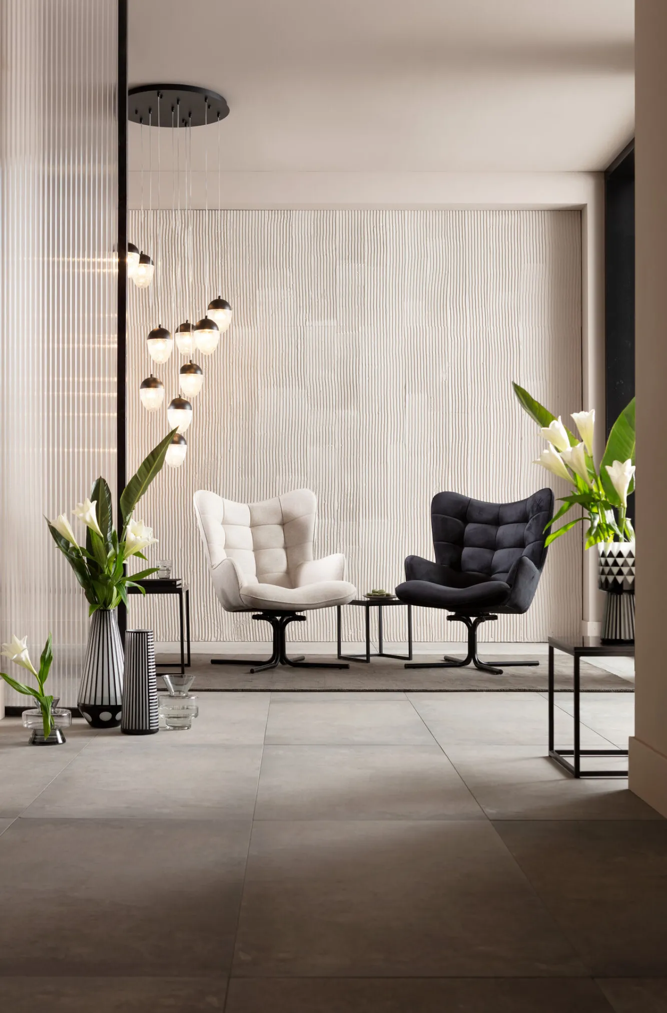 Best KARE Design Fotel obrotowy Oscar Velvet 82x95 cm czarny - KARE