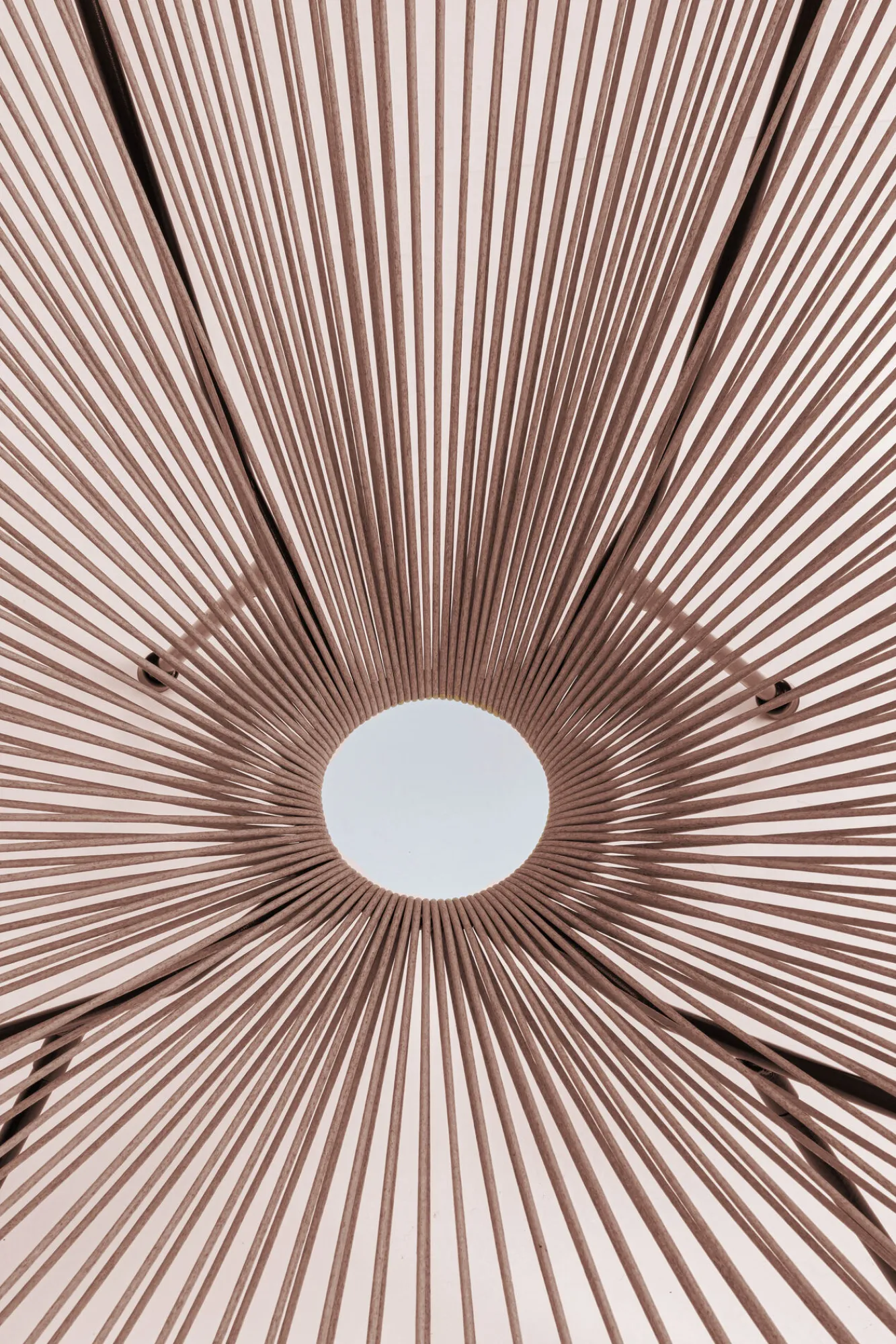 Fashion KARE Design Fotel ogrodowy brązowy nogi metalowe czarne - KARE