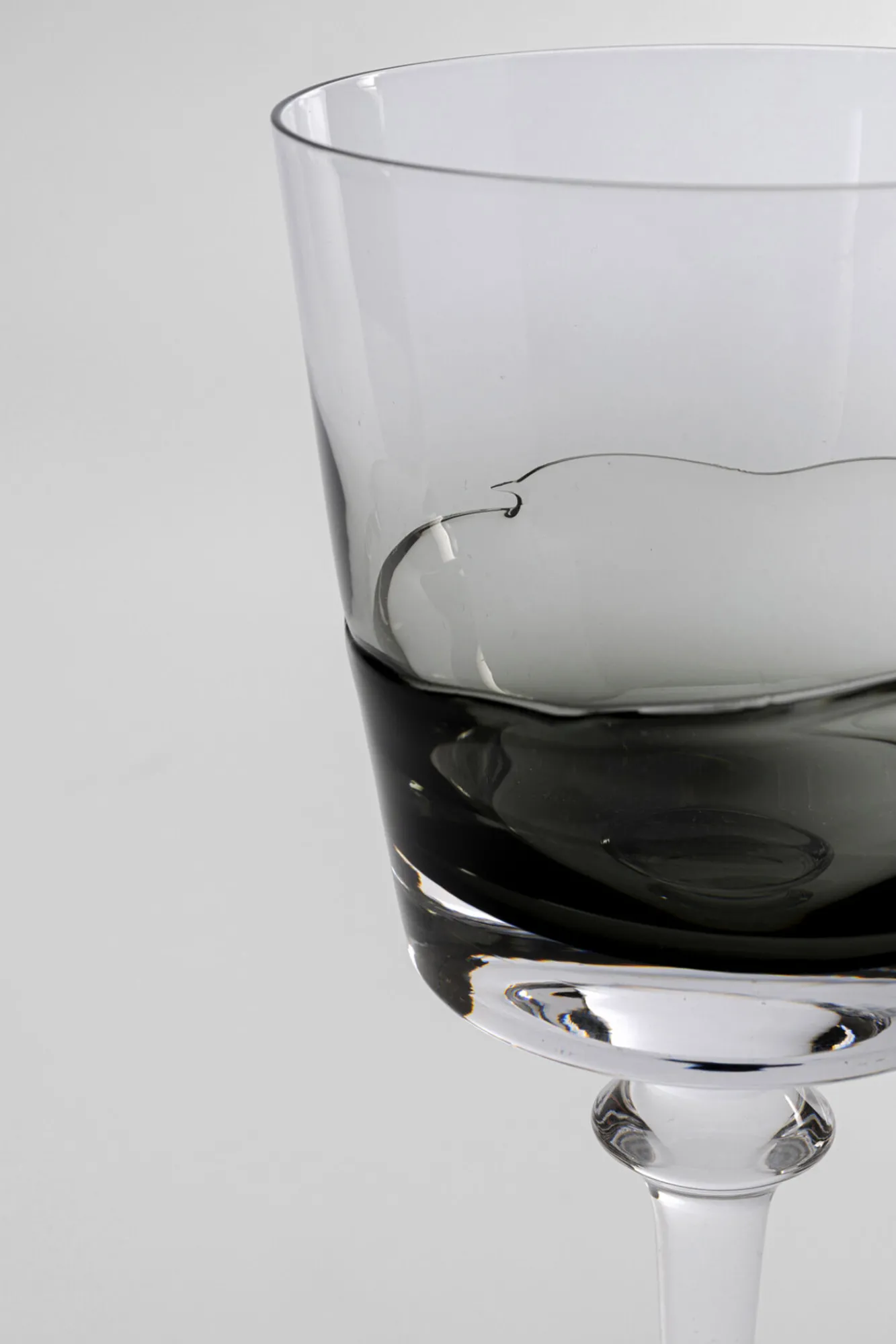 Best KARE Design Kieliszek do czerwonego wina Mimi Grey 21cm - KARE