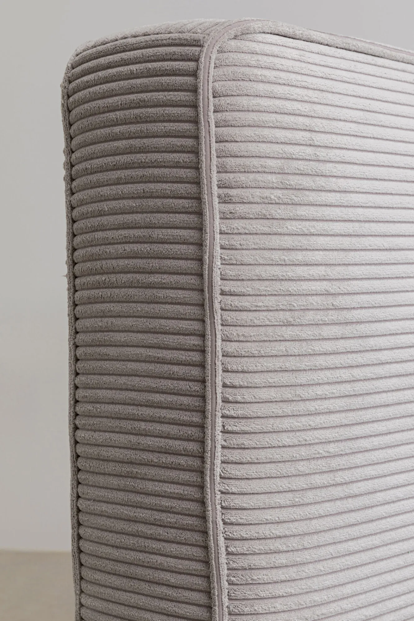 Sale KARE Design Łóżko podwójne z zagłówkiem szare nogi czarne 160x200 cm - KARE