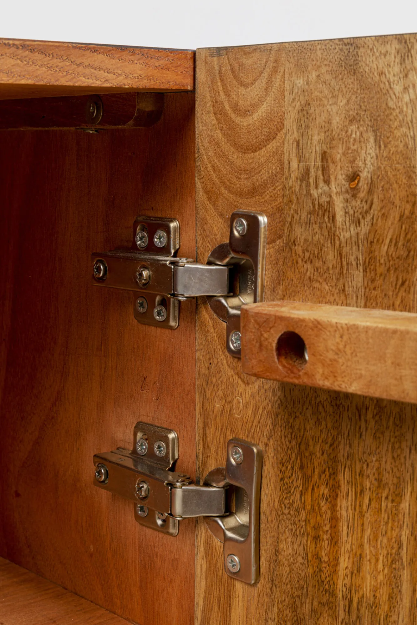 Fashion KARE Design Komoda 3-drzwiowa do salonu drewno mango front czarny motyw kwiatowy 160x75 cm - KARE