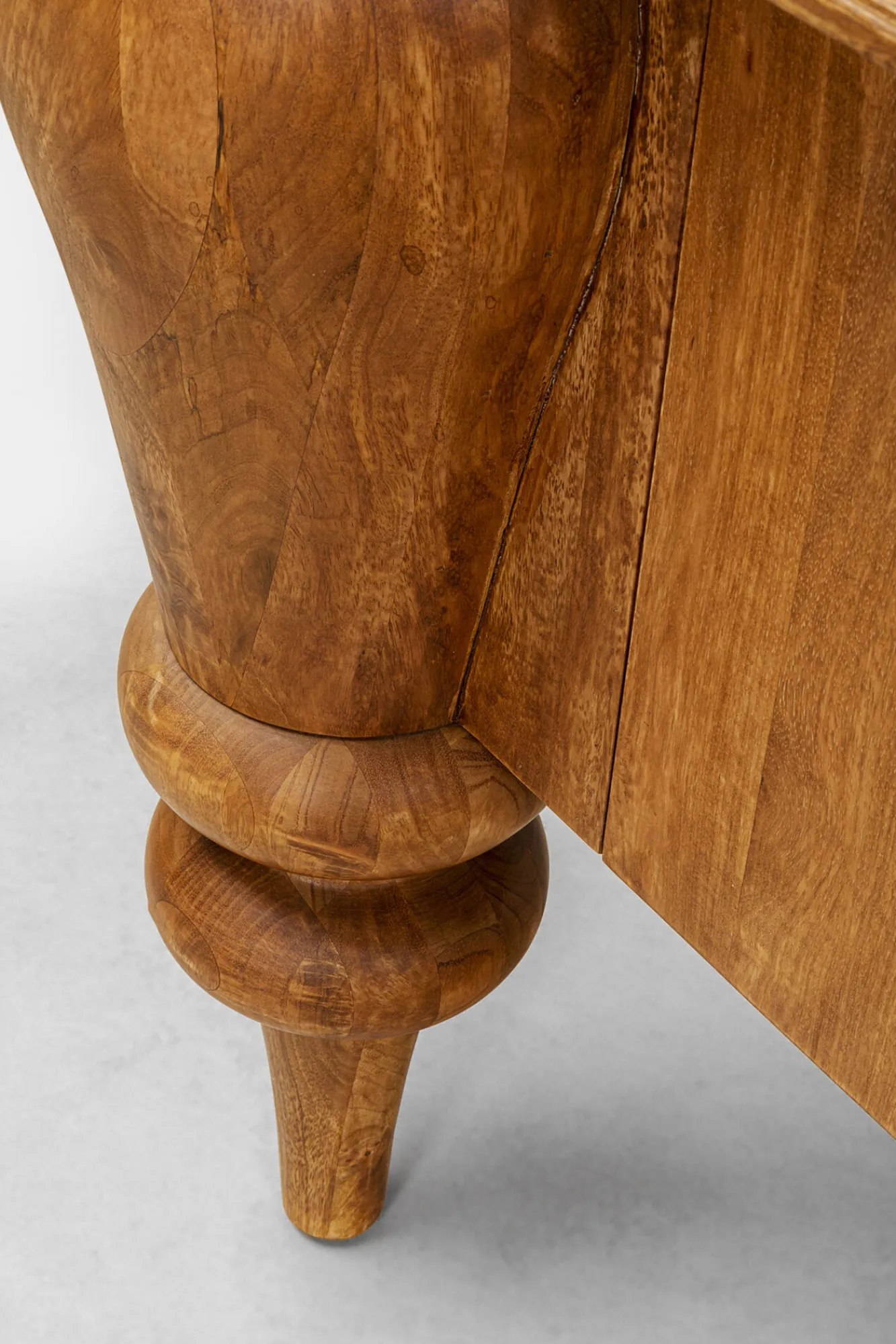 Clearance KARE Design Komoda 3-drzwiowa z litego drewna mango 200x88 cm - KARE