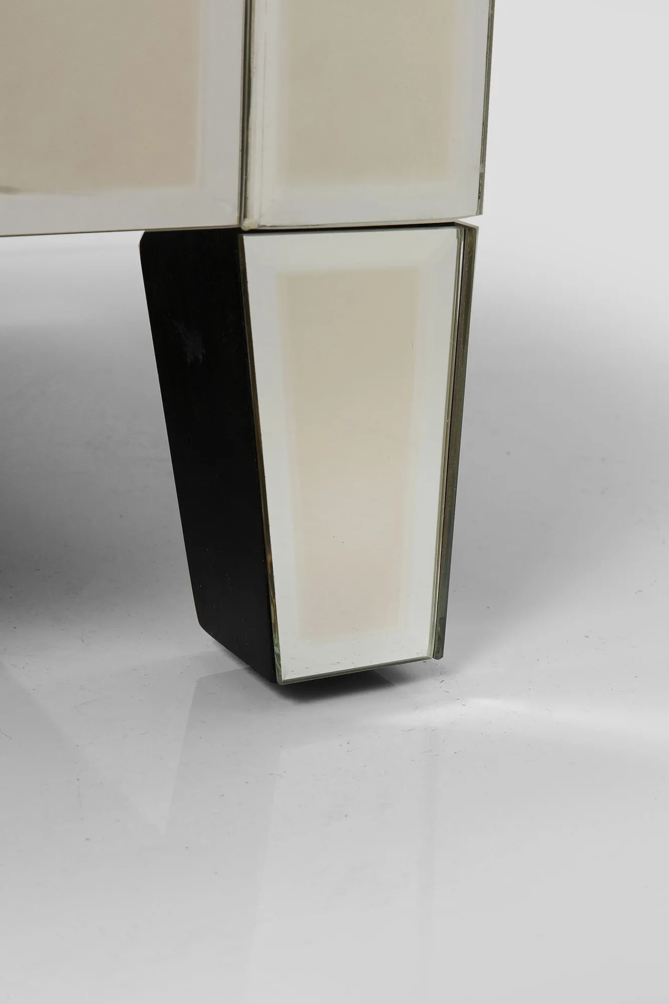 Clearance KARE Design Komoda Luxury 141x77 cm szampańska - KARE