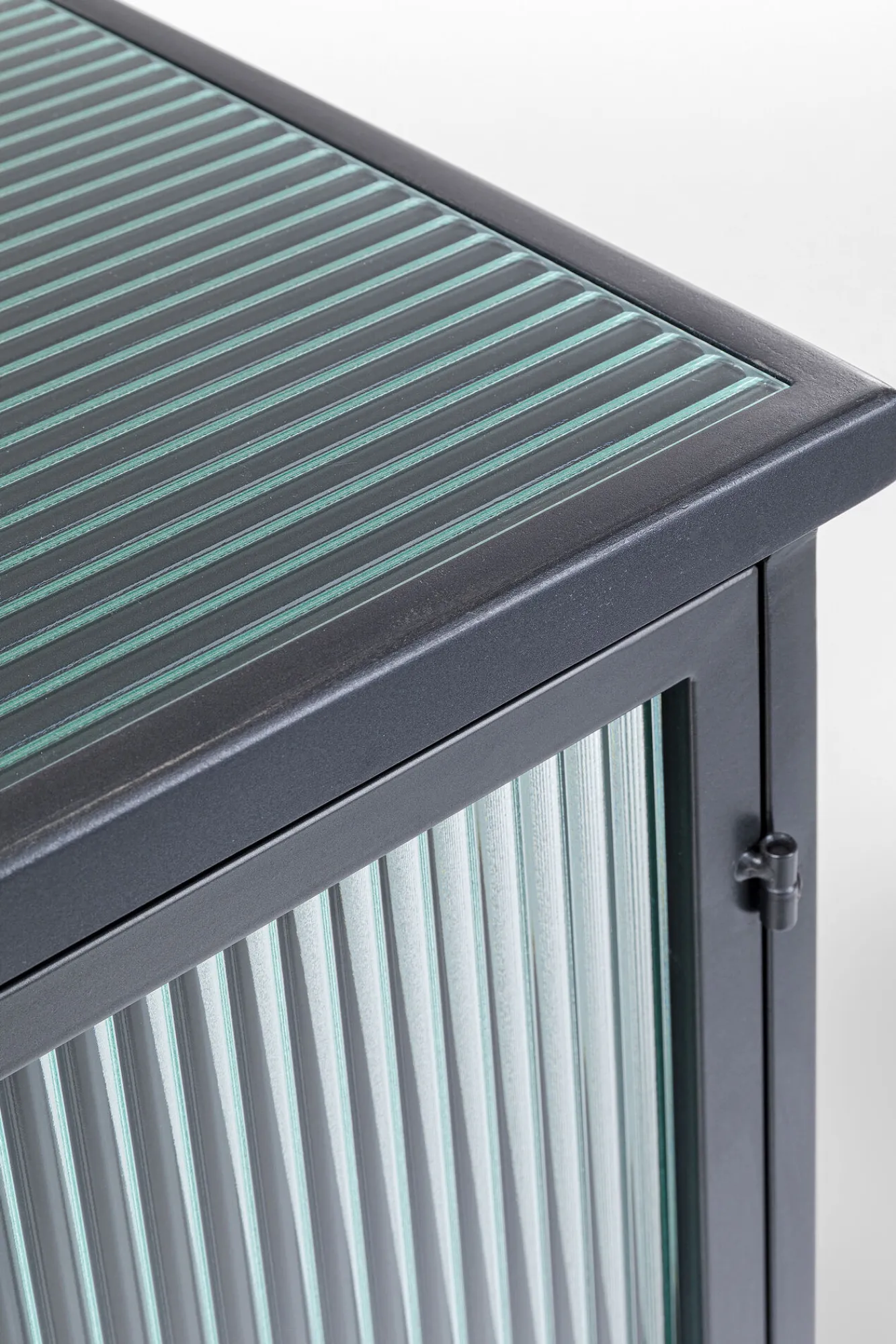 New KARE Design Komoda metalowa czarna grafitowa z przeszklonymi frontami złotymi uchwytami metalowymi nogami 65x38 cm - KARE