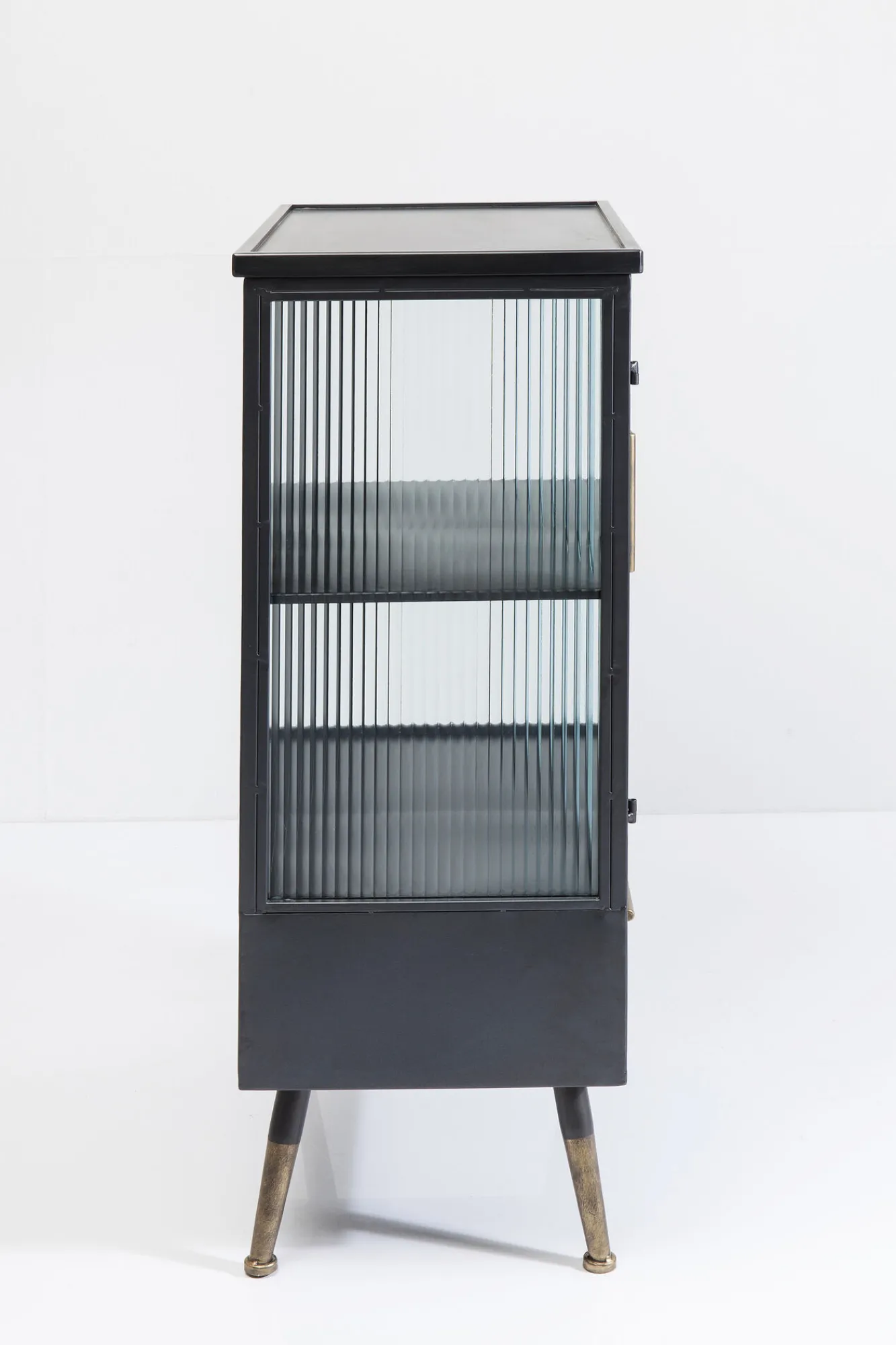 New KARE Design Komoda metalowa czarna grafitowa z przeszklonymi frontami złotymi uchwytami metalowymi nogami 65x38 cm - KARE