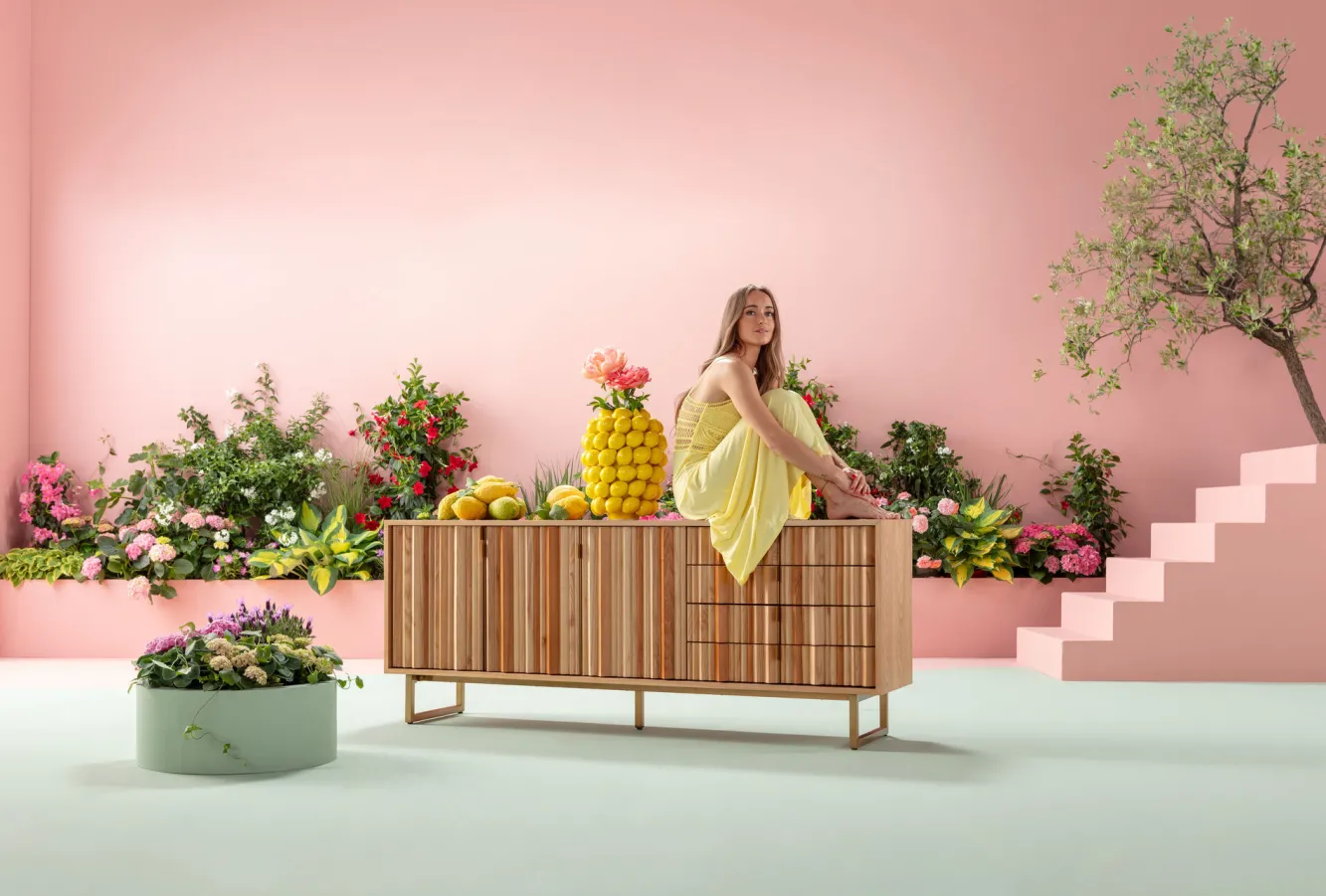 Clearance KARE Design Komoda naturalna z szufladami i drzwiami 186 cm podstawa złota - KARE