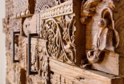 Best KARE Design Komoda Shanti Surprise Puzzle mango 90x90 cm drewniana - KARE