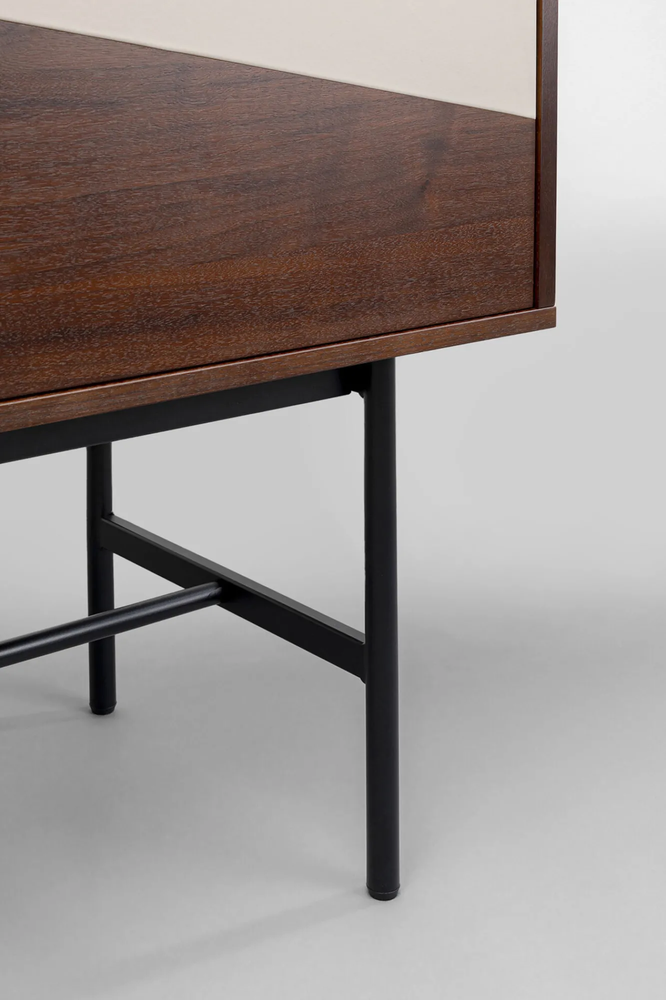 New KARE Design Komoda z drzwiami przesuwnymi brązowa fornir orzech front geometryczny 110x95 cm - KARE