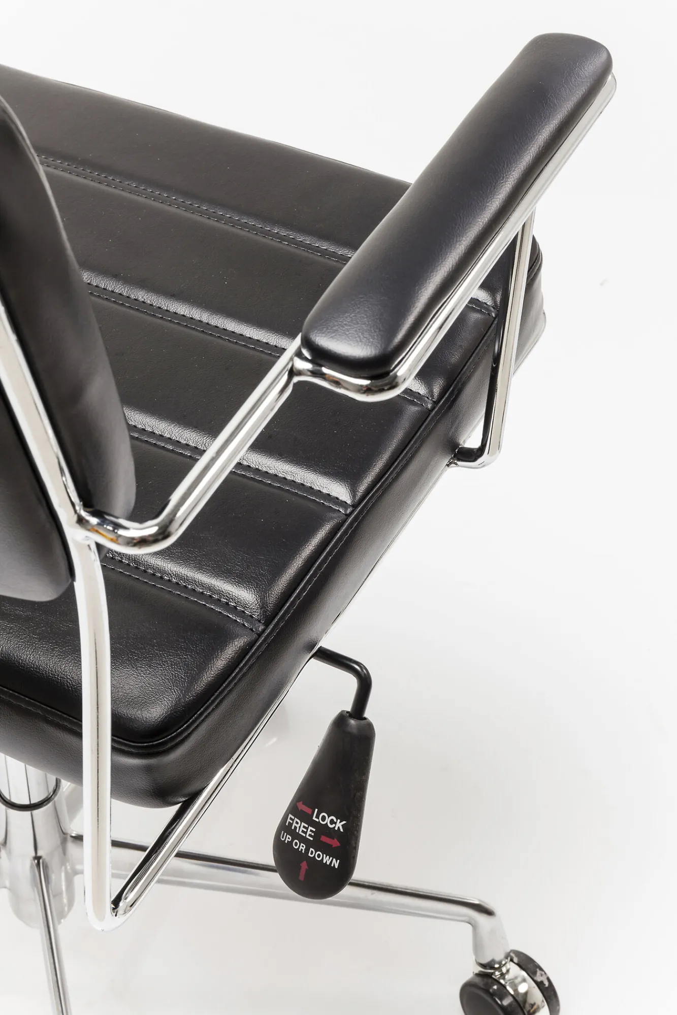 Clearance KARE Design Krzesło biurowe Dottore 44x78 cm czarne ekoskóra - KARE