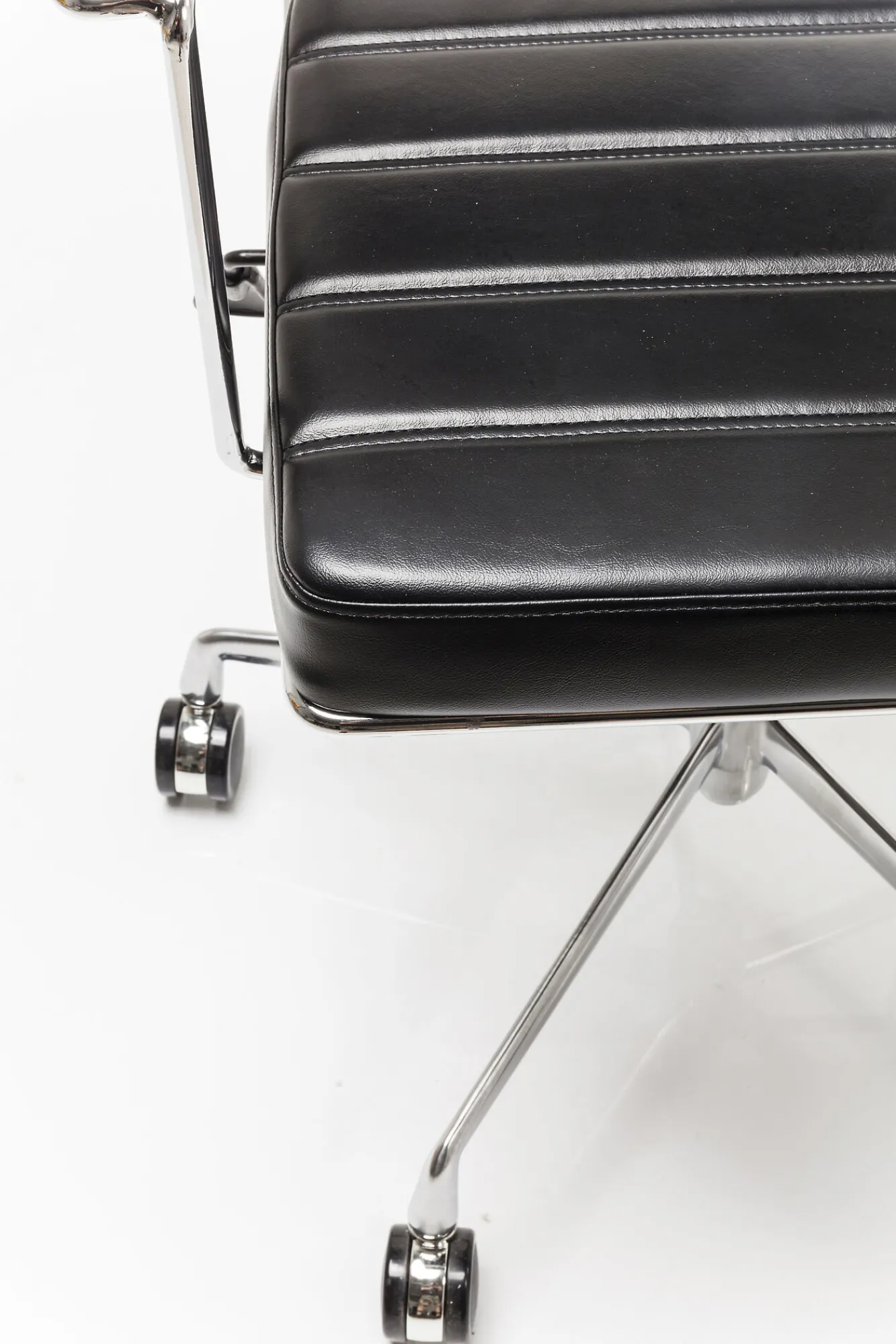 Clearance KARE Design Krzesło biurowe Dottore 44x78 cm czarne ekoskóra - KARE