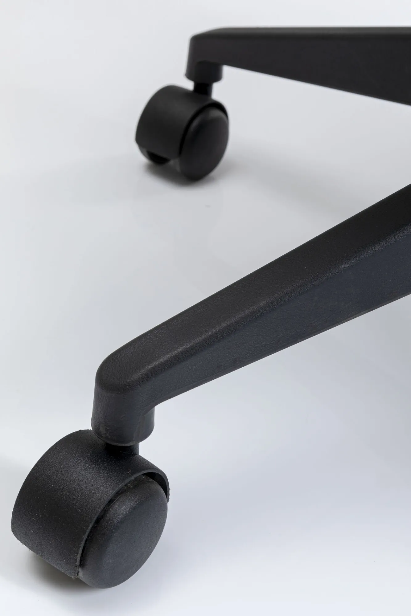 Clearance KARE Design Krzesło biurowe Labora 57x105 cm beżowe - KARE