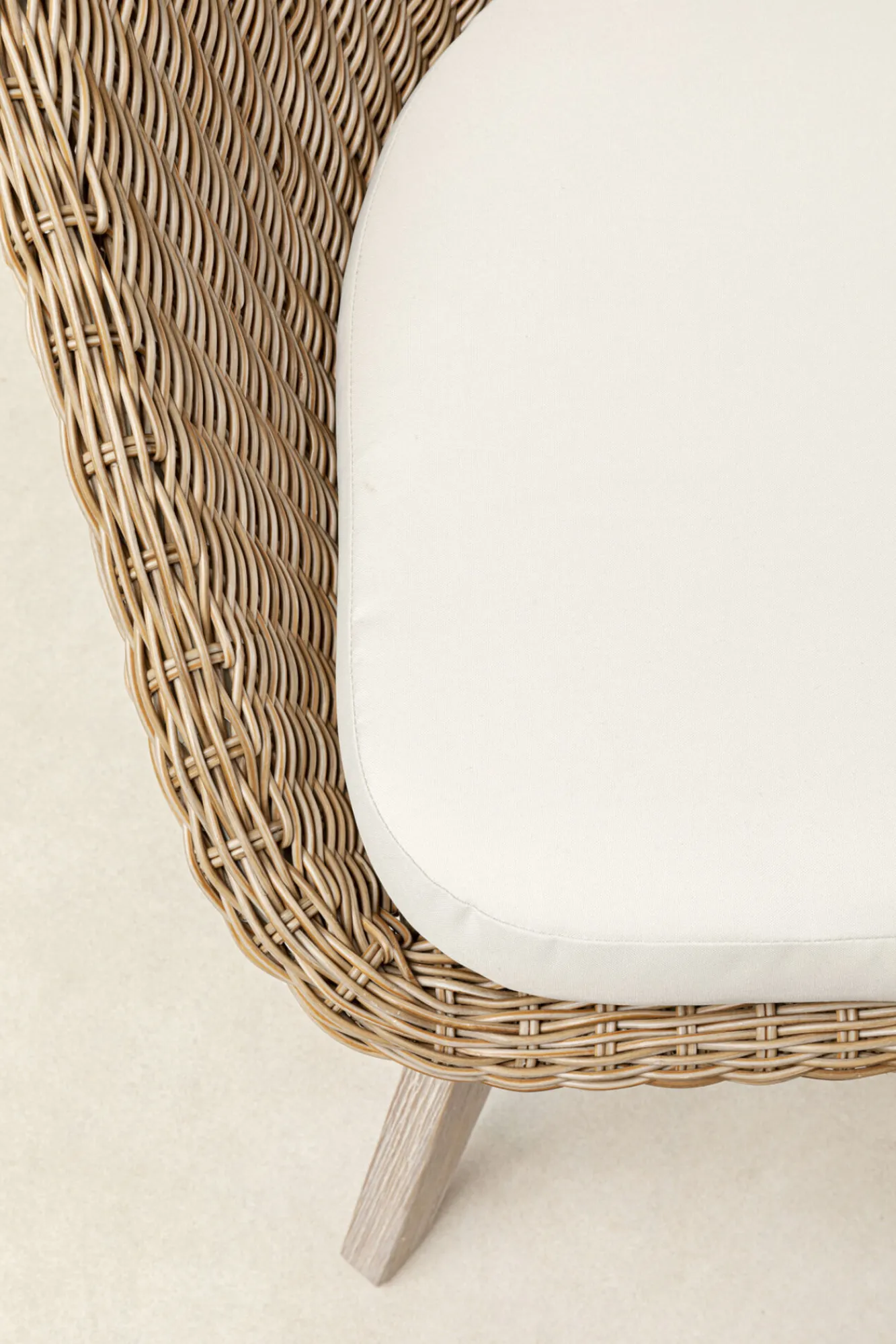 Hot KARE Design Krzesło ogrodowe naturalne rattanowe nogi drewniane akacjowe 63x81 cm - KARE