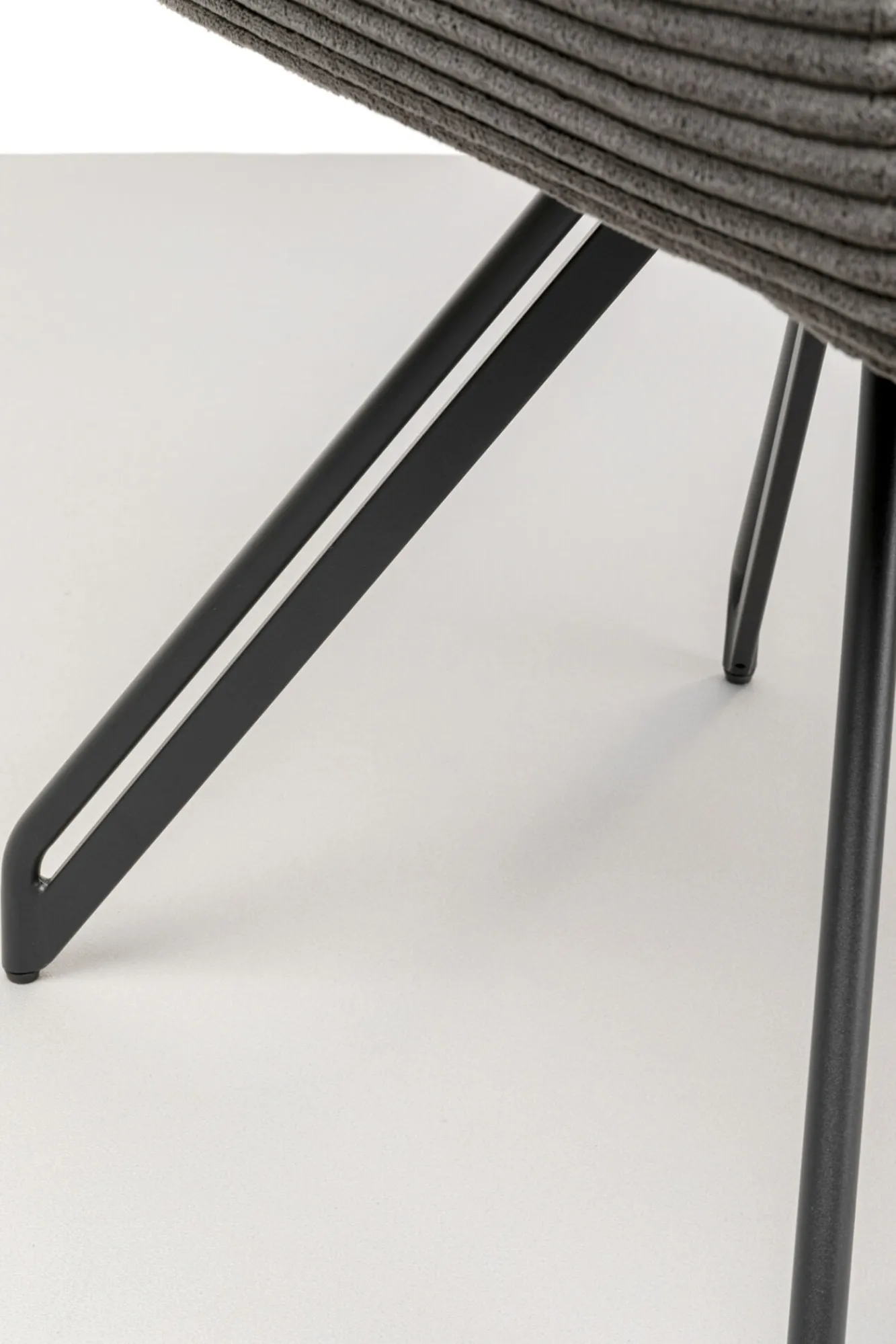 Clearance KARE Design Krzesło z podłokietnikami obrotowe ciemnoszare nogi czarne stalowe 59x86 cm - KARE