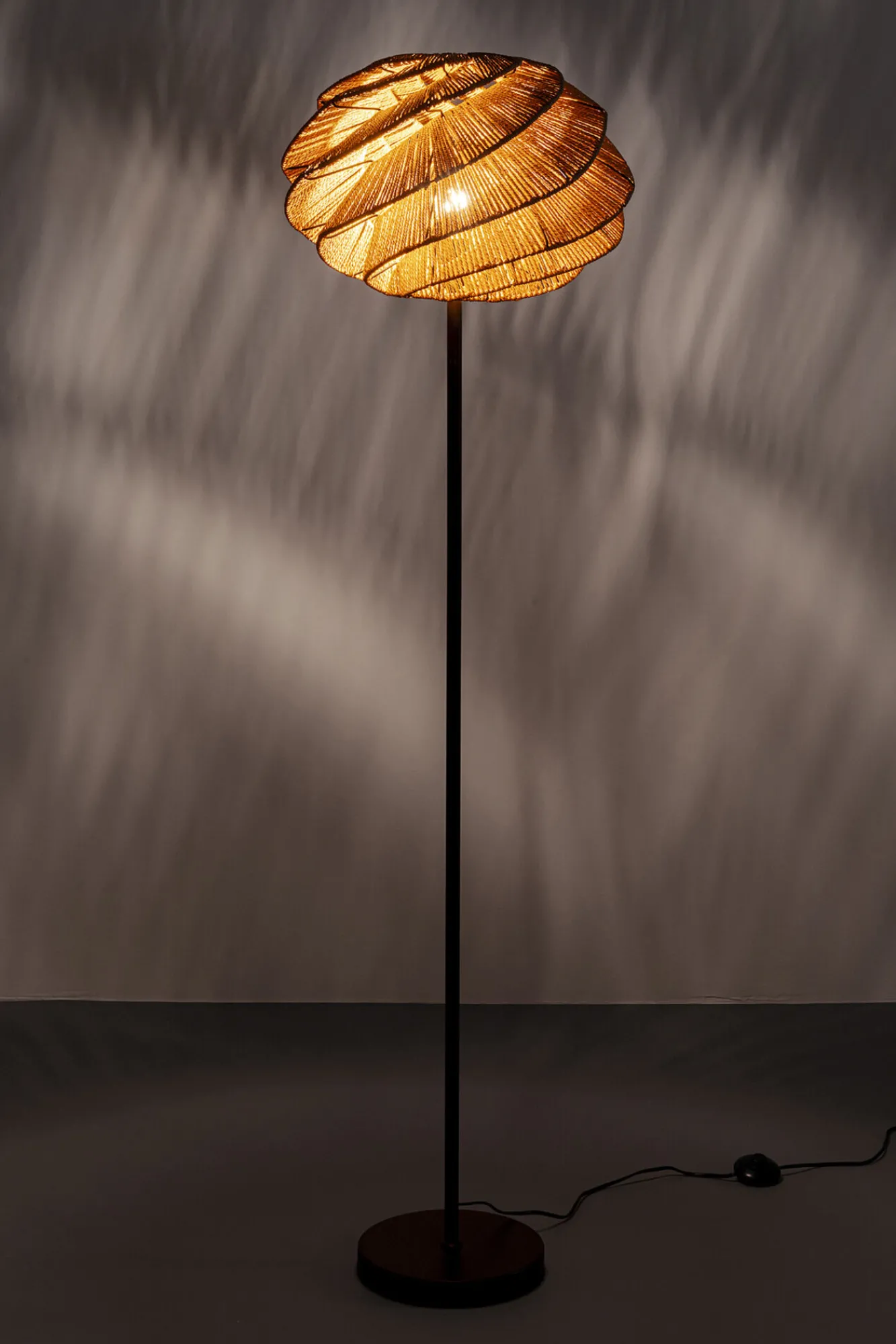 Outlet KARE Design Lampa podłogowa Aloha Whirl 160cm - KARE
