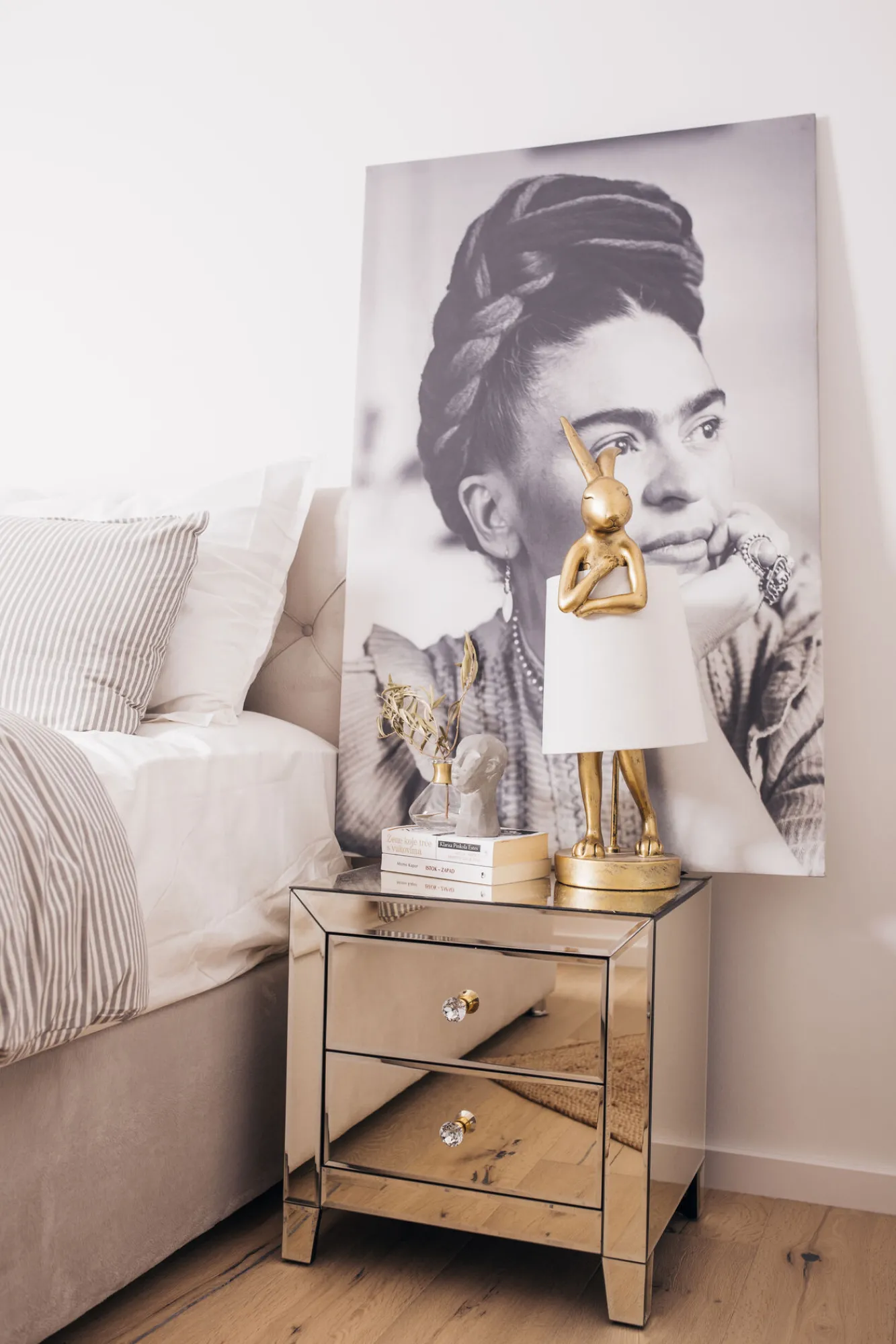 Fashion KARE Design Lampa stołowa Animal Rabbit 23x68 cm złota - KARE