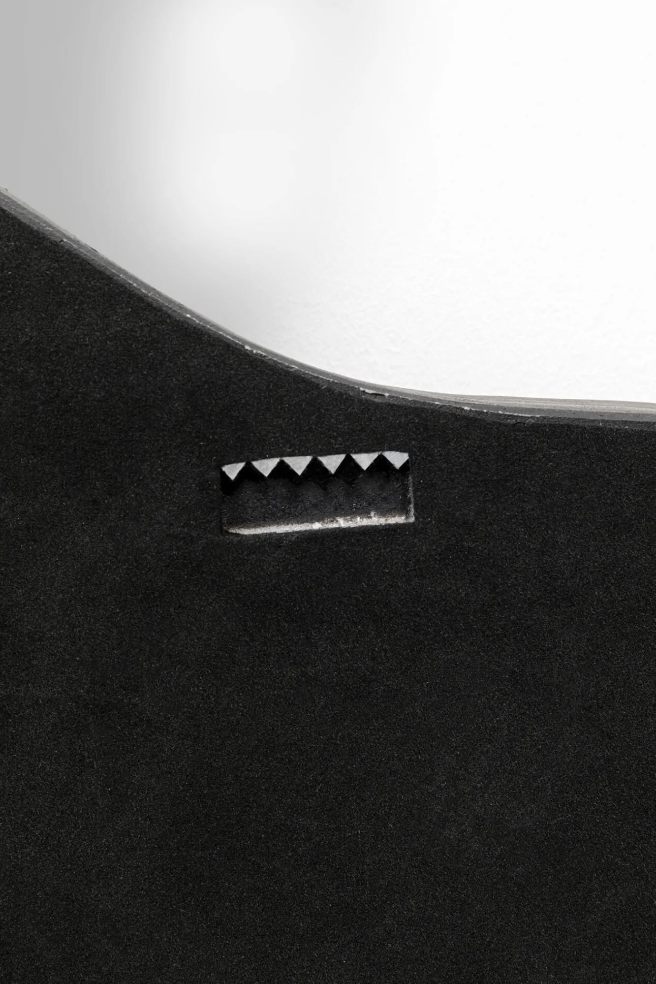 Online KARE Design Lustro ścienne do salonu czarne asymetryczne 44x32 cm - KARE