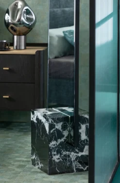 Hot KARE Design Lustro z czarną ramą 46x180 cm podstawa z marmuru - KARE