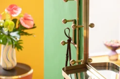 Sale KARE Design Lustro z półką i wieszakami złote 102x150 cm - KARE