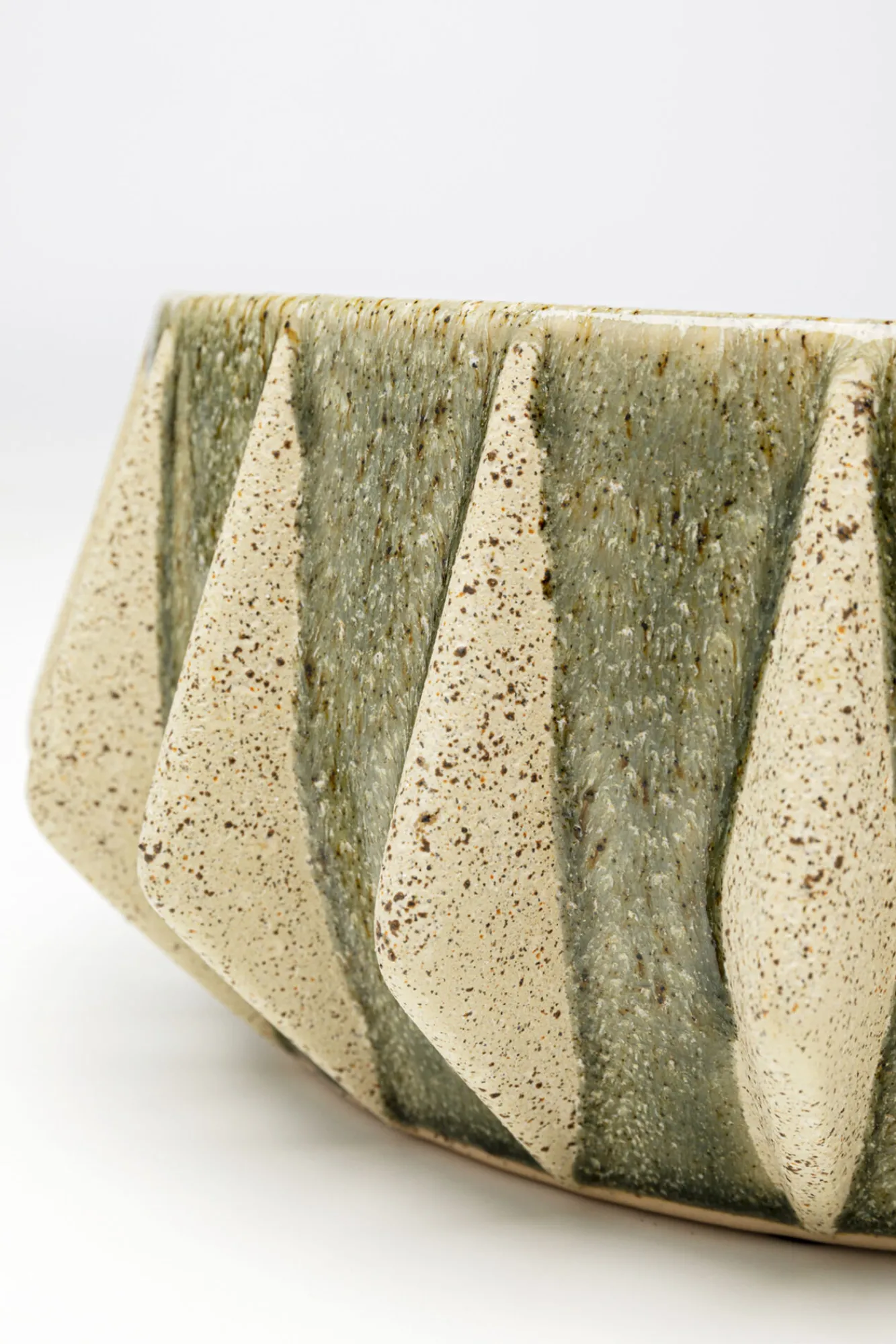 Clearance KARE Design Misa dekoracyjna z kamionki beżowo-zielona Ø30 cm - KARE