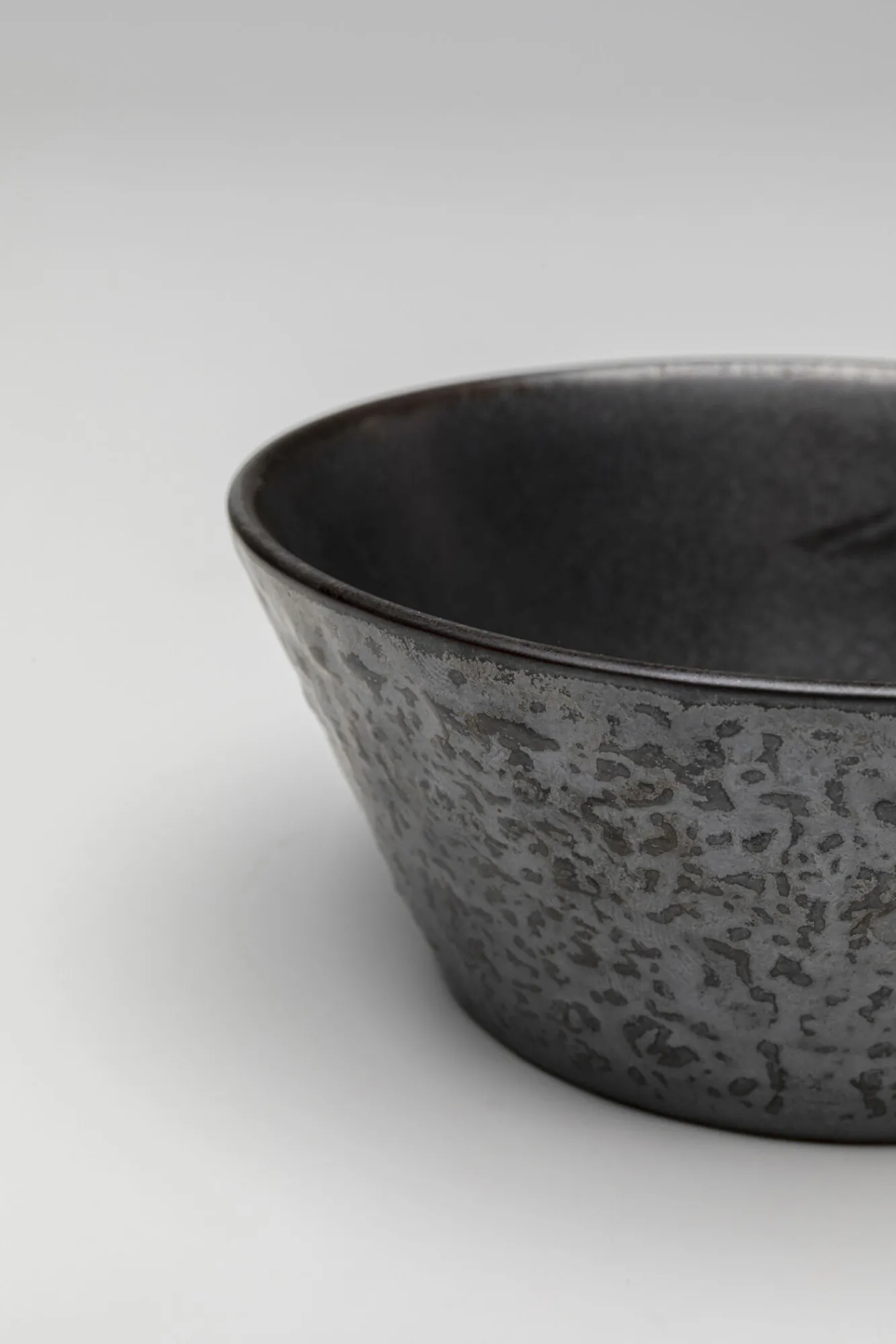 Outlet KARE Design Miseczka na przekąski czarna kamionkowa 315 ml Ø13 cm - KARE