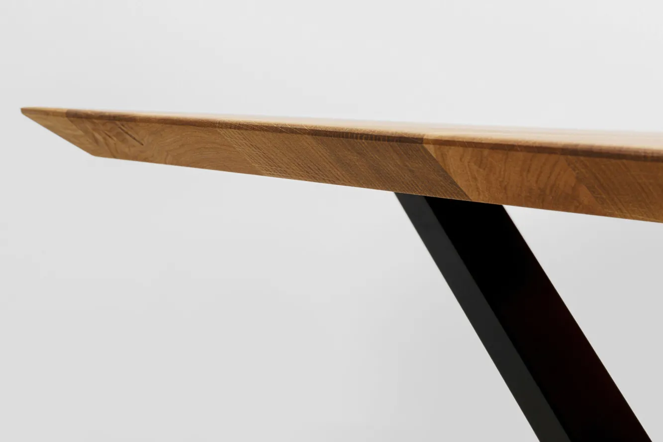 Hot KARE Design Stół do jadalni blat drewno dębowe olejowane nogi krzyżowe czarne stalowe 200x100 cm - KARE