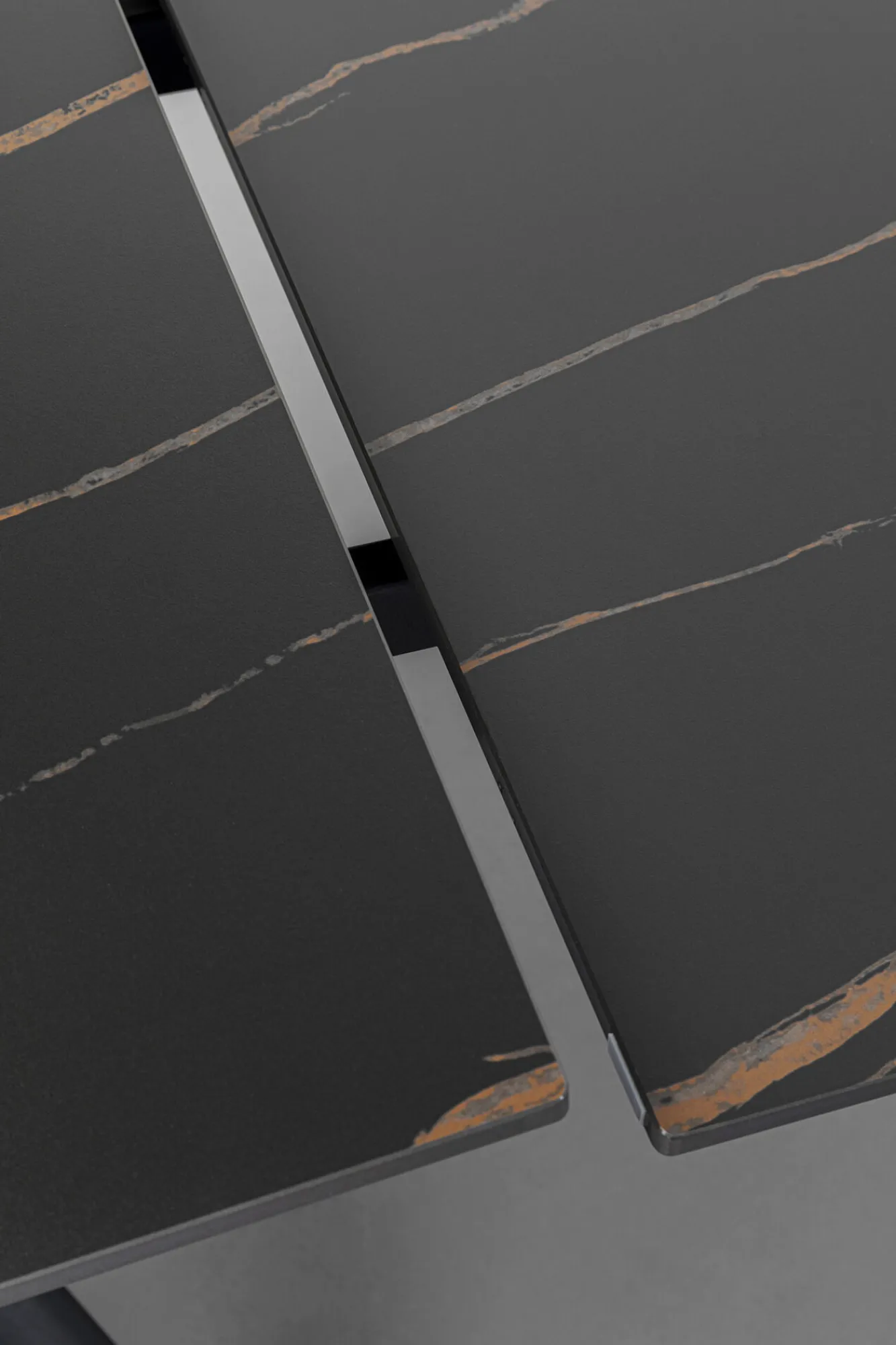 Best KARE Design Stół rozkładany blat czarny kamionkowy nogi stalowe 140-200x80 cm - KARE