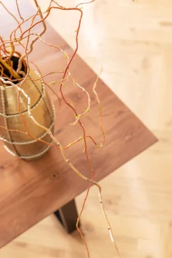 Discount KARE Design Stół z naturalnym drewnianym blatem z drewna akacji i czarnymi metalowymi nogami 200x100 cm - KARE