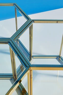 New KARE Design Stolik kawowy Comb 55x48 cm złoty - KARE