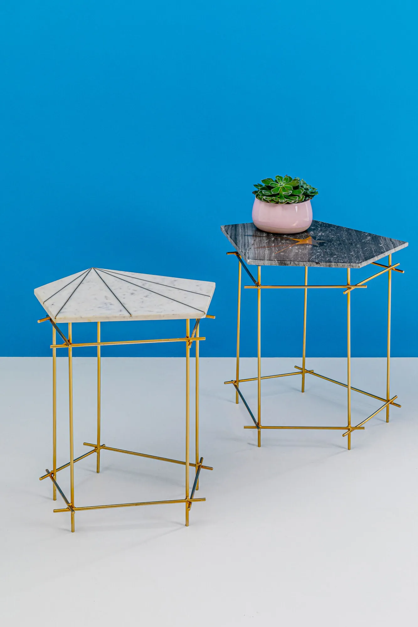 Best KARE Design Stolik kawowy Mystic Pentagon 66x62 cm blat marmur - KARE