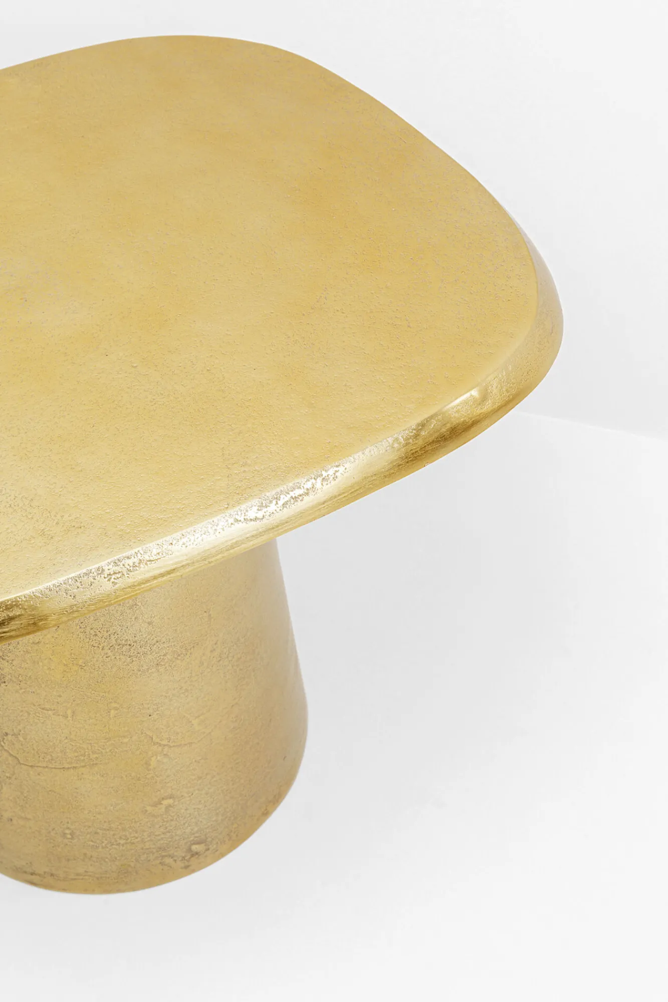 Outlet KARE Design Stolik pomocniczy Bossy Organic 55x43cm - KARE