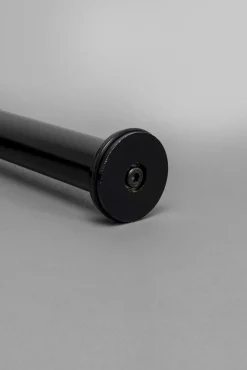 Sale KARE Design Stolik pomocniczy minimalistyczny czarny z okrągłym blatem Ø46 cm - KARE