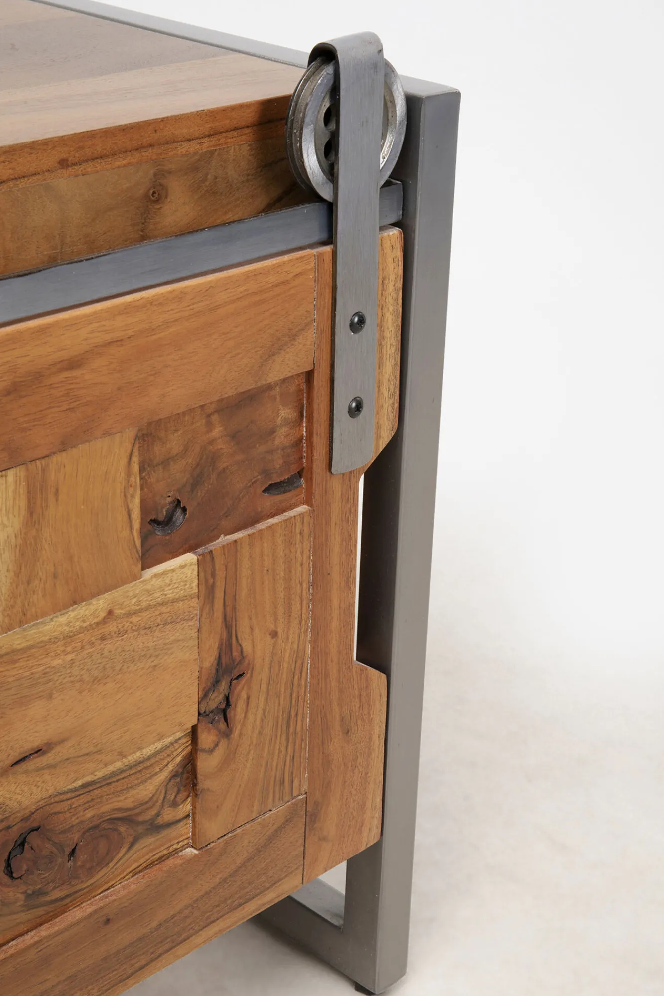 Sale KARE Design Szafka RTV drzwi przesuwne drewno akacjowe nogi stalowe 145x45 cm - KARE