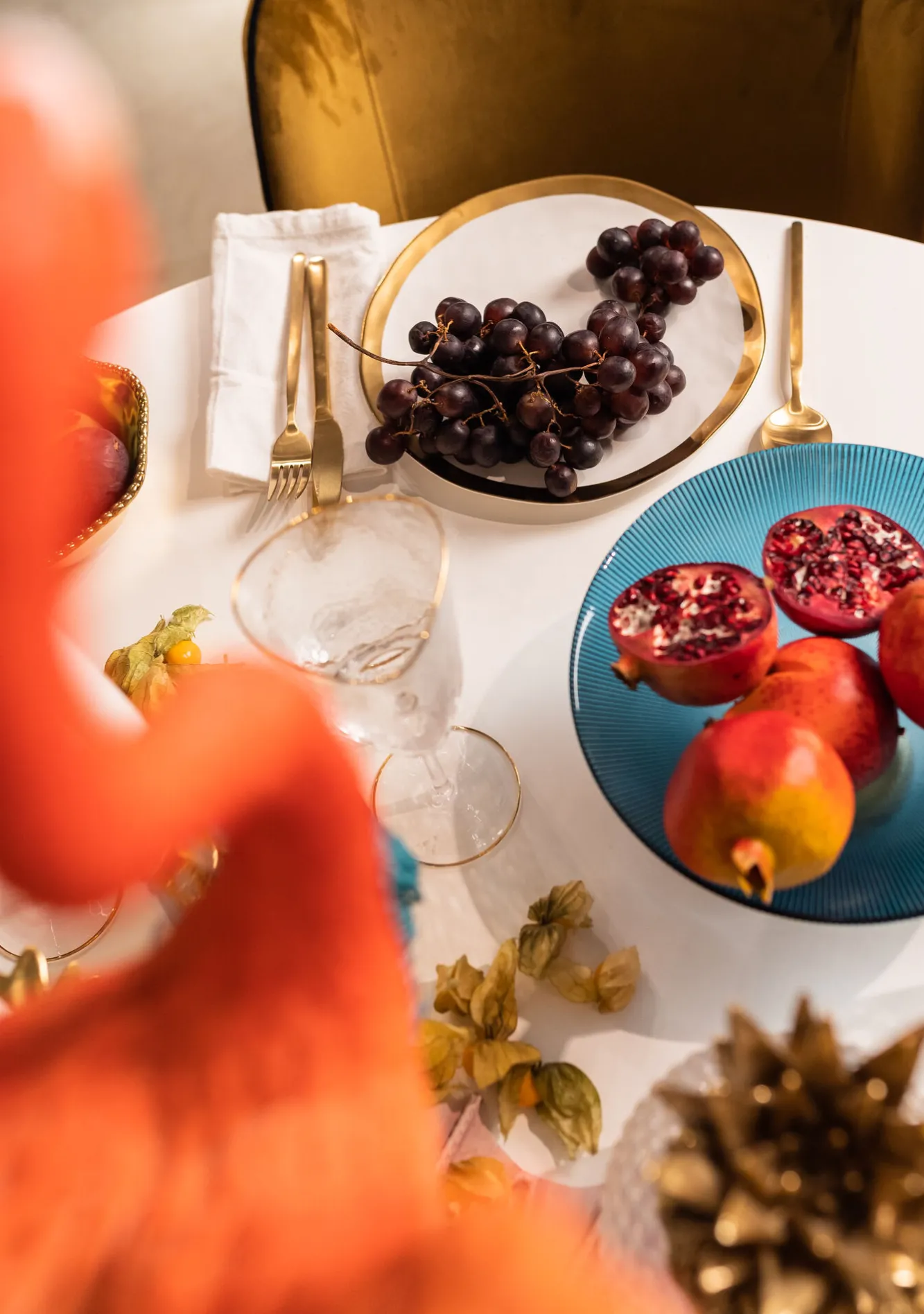 Hot KARE Design Talerz Bell ∅31 cm biało-złoty - KARE