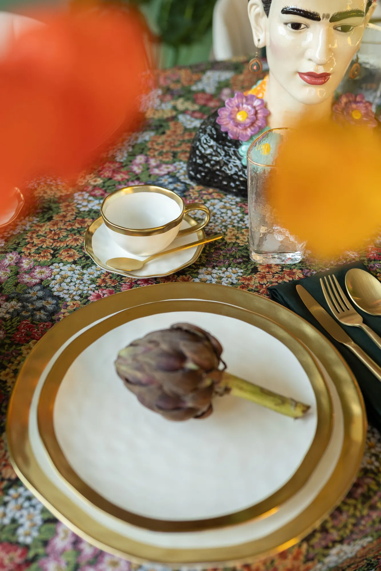 Hot KARE Design Talerz Bell ∅31 cm biało-złoty - KARE